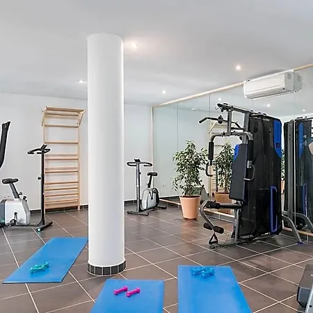 Medicis Aparthotel 4*